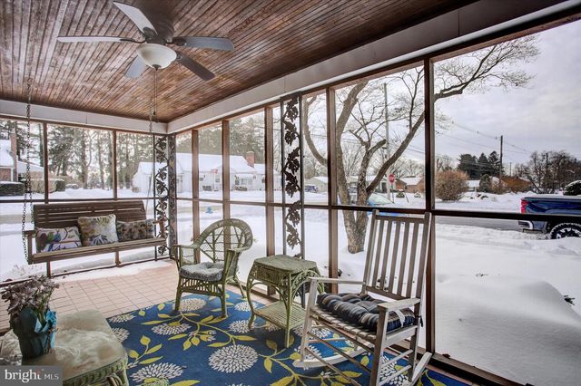 447 S COLDBROOK AVENUE, Chambersburg, PA 17201