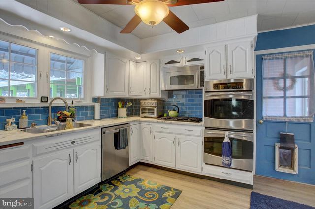 447 S COLDBROOK AVENUE, Chambersburg, PA 17201