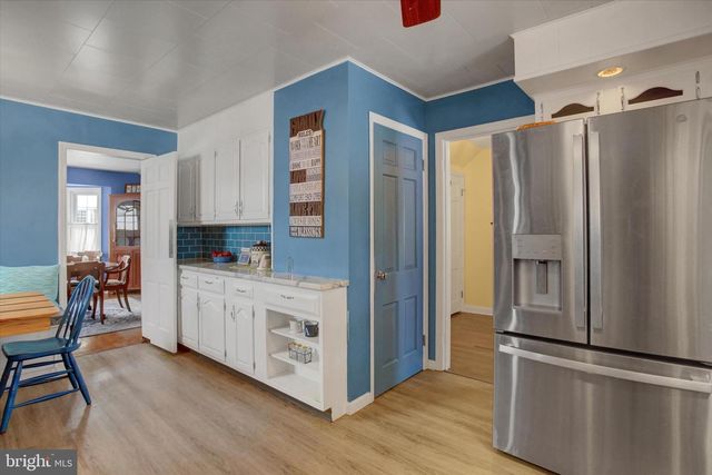 447 S COLDBROOK AVENUE, Chambersburg, PA 17201