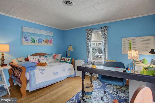 447 S COLDBROOK AVENUE, Chambersburg, PA 17201