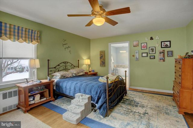 447 S COLDBROOK AVENUE, Chambersburg, PA 17201