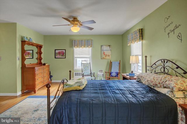 447 S COLDBROOK AVENUE, Chambersburg, PA 17201