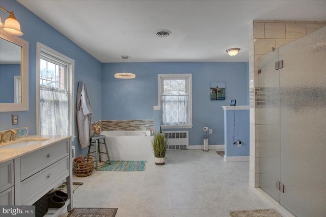 447 S COLDBROOK AVENUE, Chambersburg, PA 17201