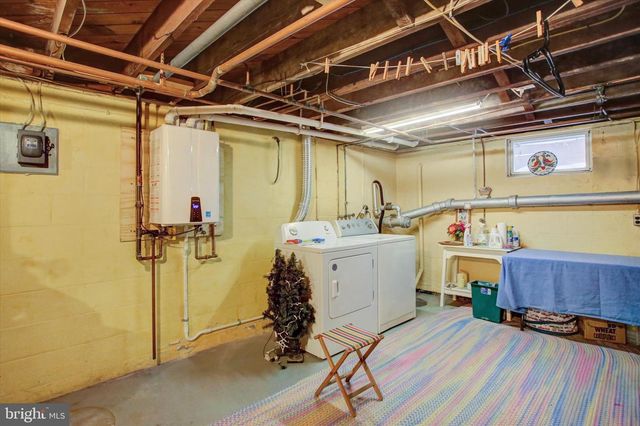 447 S COLDBROOK AVENUE, Chambersburg, PA 17201