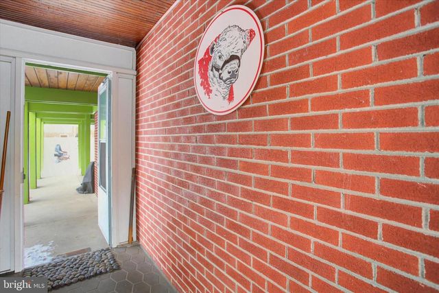 447 S COLDBROOK AVENUE, Chambersburg, PA 17201