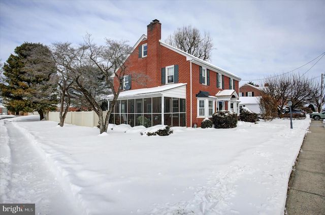 447 S COLDBROOK AVENUE, Chambersburg, PA 17201