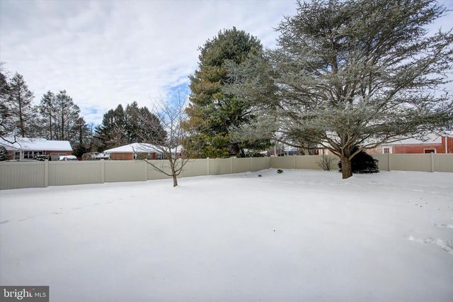 447 S COLDBROOK AVENUE, Chambersburg, PA 17201