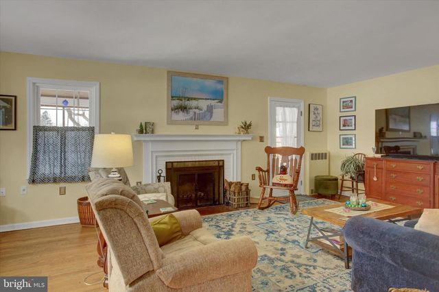 447 S COLDBROOK AVENUE, Chambersburg, PA 17201