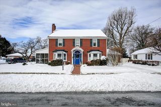 447 S COLDBROOK AVENUE, Chambersburg, PA 17201