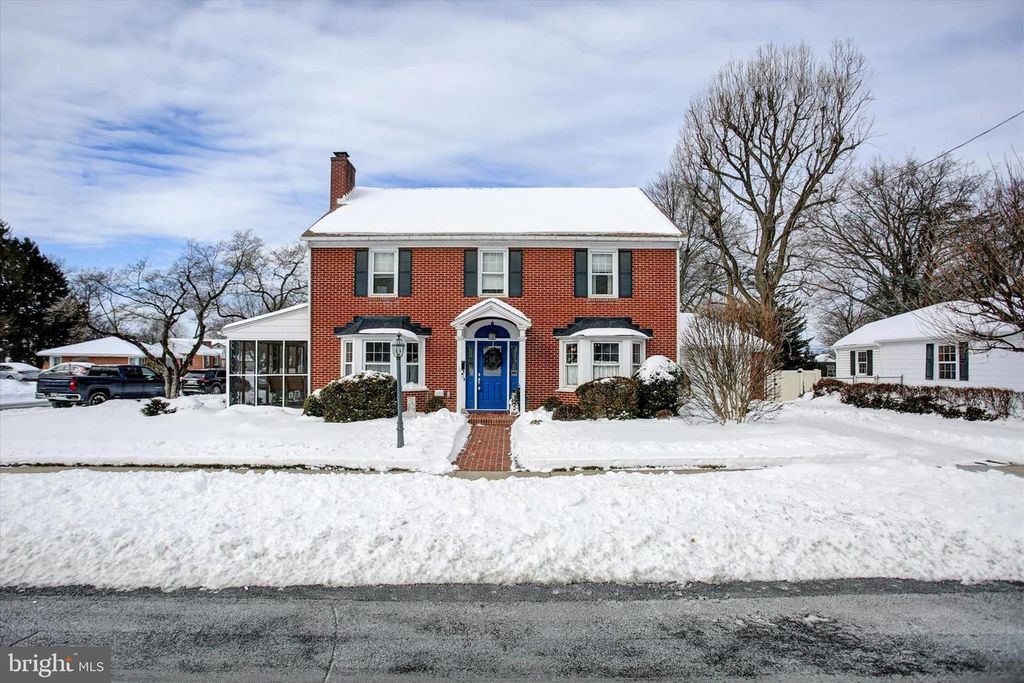 447 S COLDBROOK AVENUE, Chambersburg, PA 17201