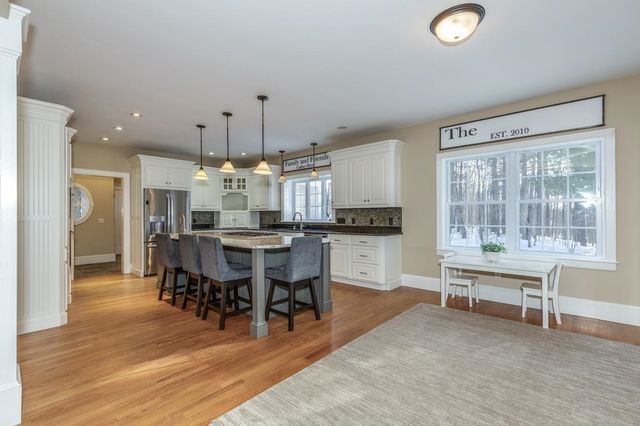 17 Winslow Drive, Atkinson, NH 03811