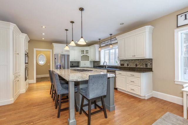 17 Winslow Drive, Atkinson, NH 03811