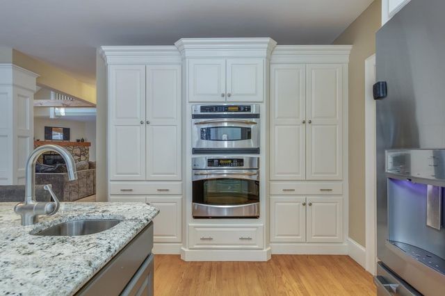 17 Winslow Drive, Atkinson, NH 03811