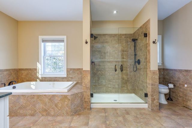 17 Winslow Drive, Atkinson, NH 03811