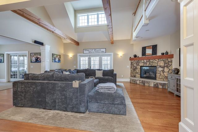 17 Winslow Drive, Atkinson, NH 03811