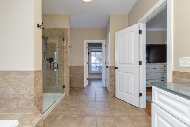 17 Winslow Drive, Atkinson, NH 03811