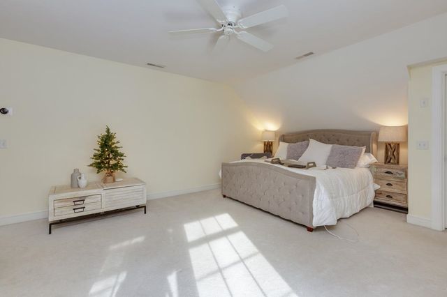 17 Winslow Drive, Atkinson, NH 03811