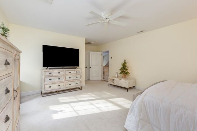 17 Winslow Drive, Atkinson, NH 03811