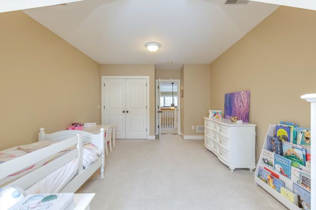 17 Winslow Drive, Atkinson, NH 03811