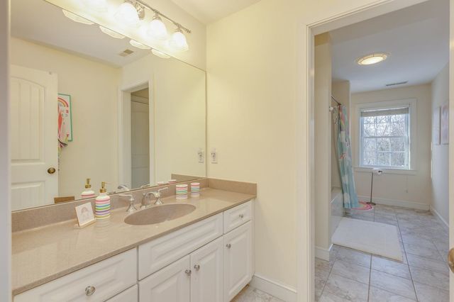 17 Winslow Drive, Atkinson, NH 03811