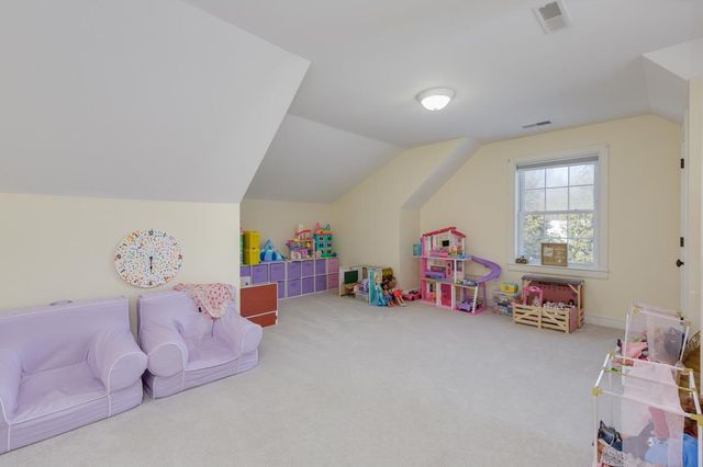 17 Winslow Drive, Atkinson, NH 03811