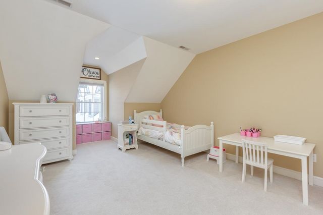 17 Winslow Drive, Atkinson, NH 03811