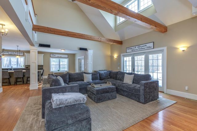 17 Winslow Drive, Atkinson, NH 03811