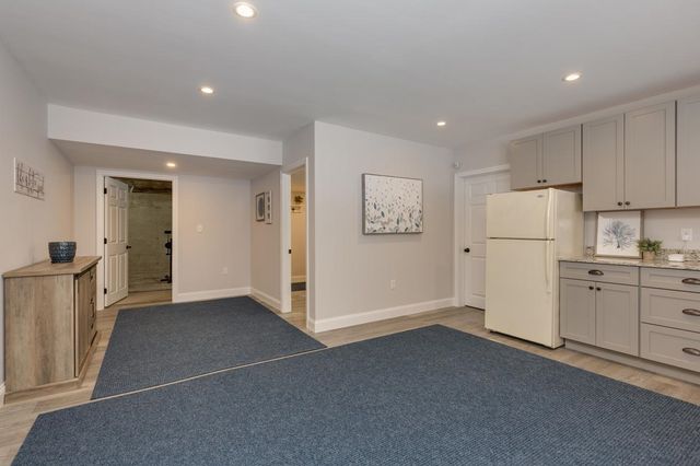 17 Winslow Drive, Atkinson, NH 03811