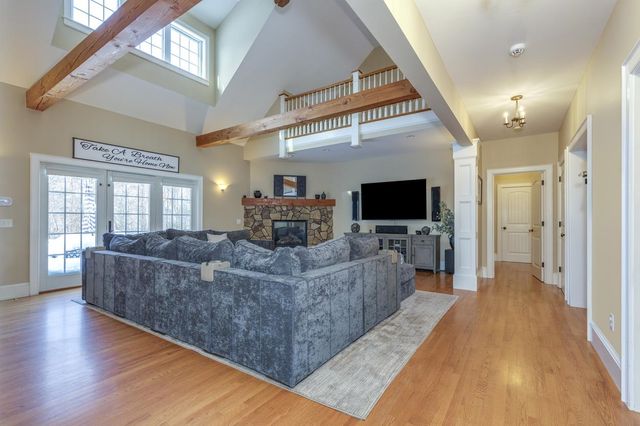 17 Winslow Drive, Atkinson, NH 03811