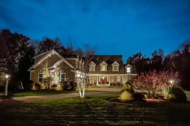 17 Winslow Drive, Atkinson, NH 03811