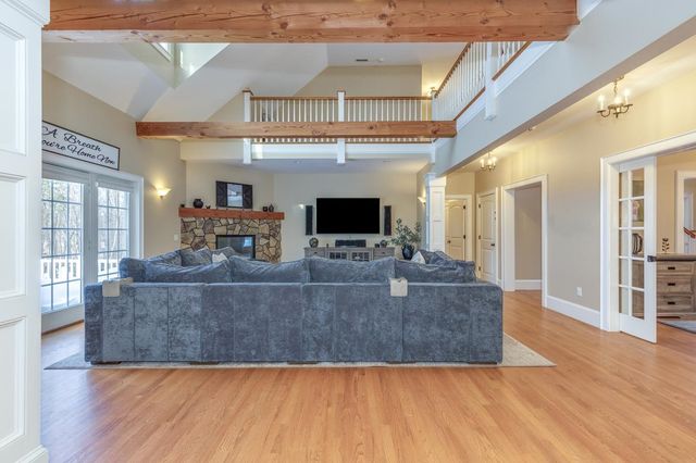 17 Winslow Drive, Atkinson, NH 03811