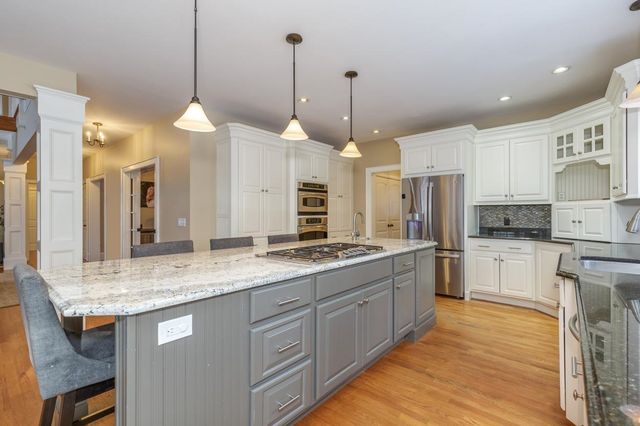 17 Winslow Drive, Atkinson, NH 03811