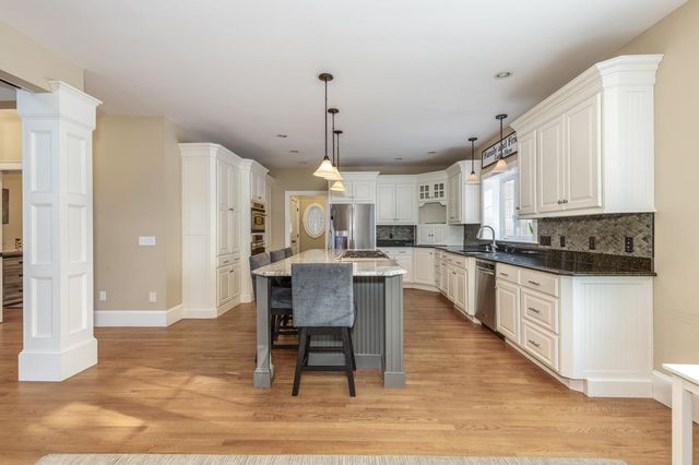 17 Winslow Drive, Atkinson, NH 03811