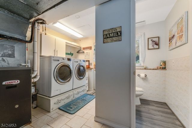 64 Stonehenge Dr, Lopatcong Twp., NJ 08865