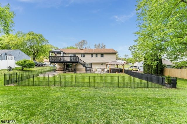 64 Stonehenge Dr, Lopatcong Twp., NJ 08865