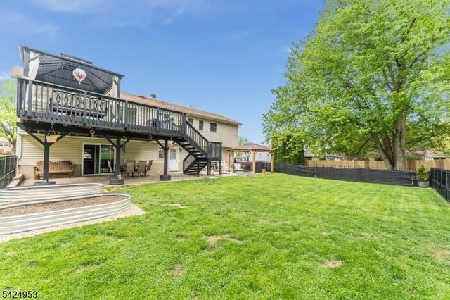 64 Stonehenge Dr, Lopatcong Twp., NJ 08865