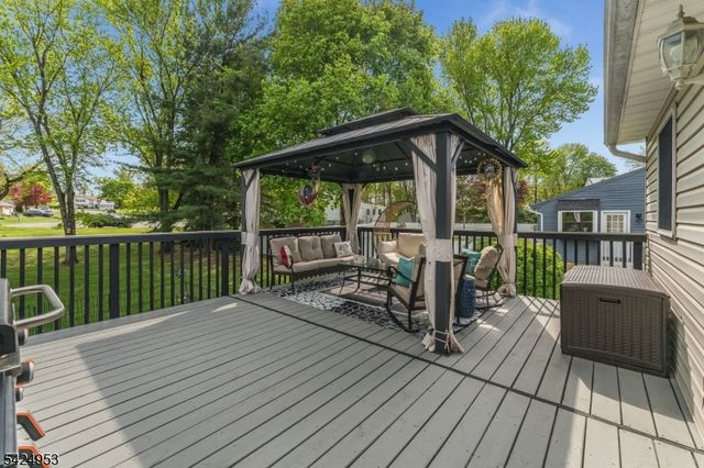64 Stonehenge Dr, Lopatcong Twp., NJ 08865