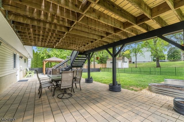 64 Stonehenge Dr, Lopatcong Twp., NJ 08865
