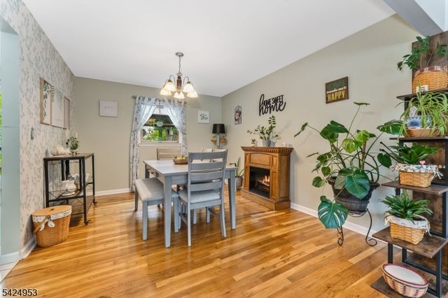 64 Stonehenge Dr, Lopatcong Twp., NJ 08865