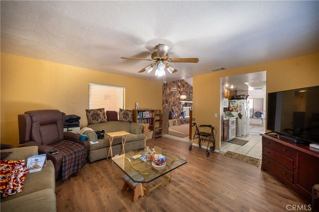 9160 Buena Vista, Apple Valley, CA 92308