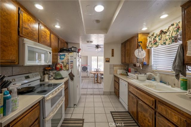 9160 Buena Vista, Apple Valley, CA 92308