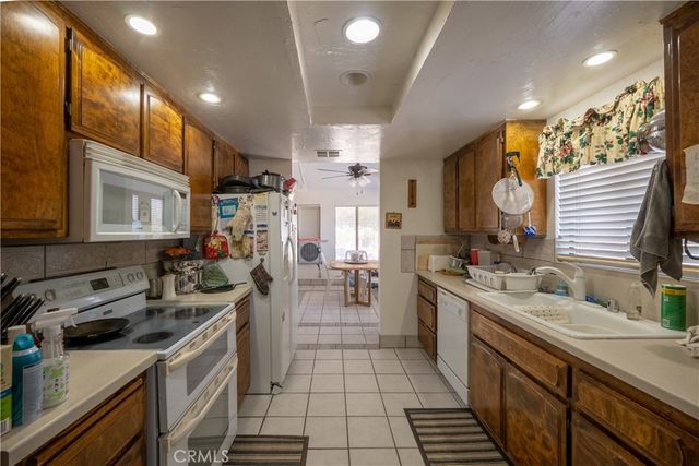 9160 Buena Vista, Apple Valley, CA 92308