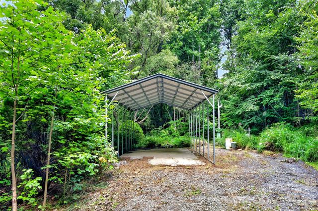 111 Walkertown Road, Black Mountain, NC 28711