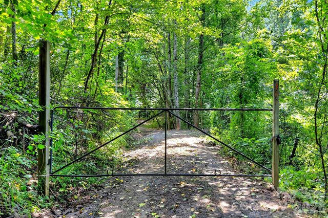 111 Walkertown Road, Black Mountain, NC 28711