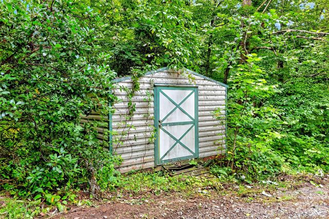 111 Walkertown Road, Black Mountain, NC 28711