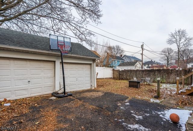 61 Keer Ave, Newark City, NJ 07112