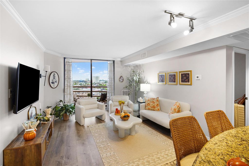 3525 S Sage Road 1612, Houston, TX 77056