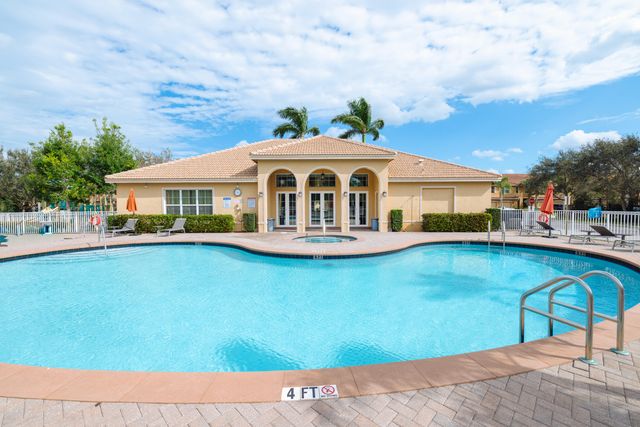 5809 Monterra Club Drive, Lake Worth, FL 33463