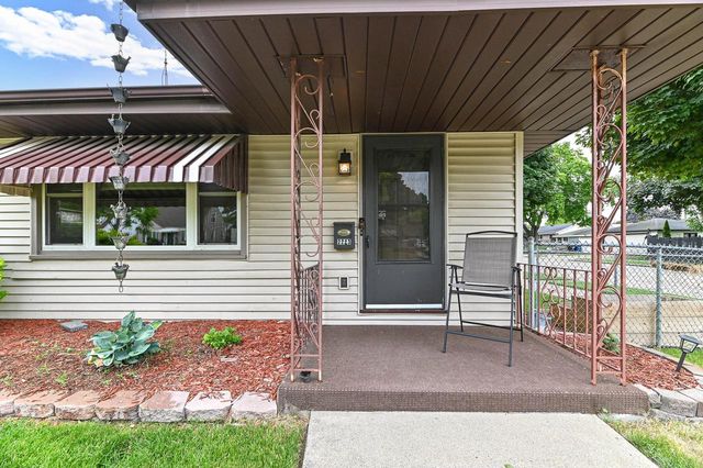 2223 Hayes AVENUE, Racine, WI 53405