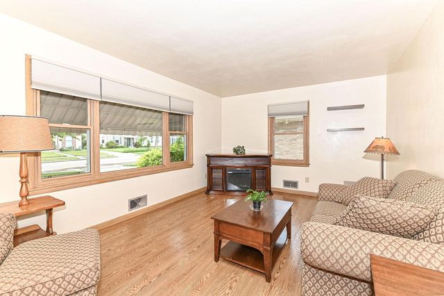 2223 Hayes AVENUE, Racine, WI 53405